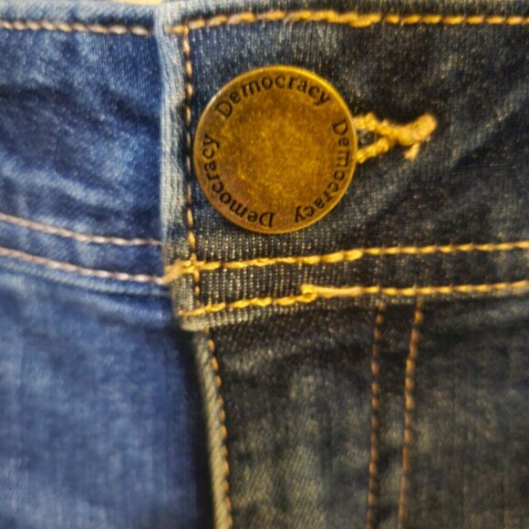 NWOT Distressed Democracy Ab-Technology Blue Jeans (light Skinny) - Size 8 - Picture 3 of 13